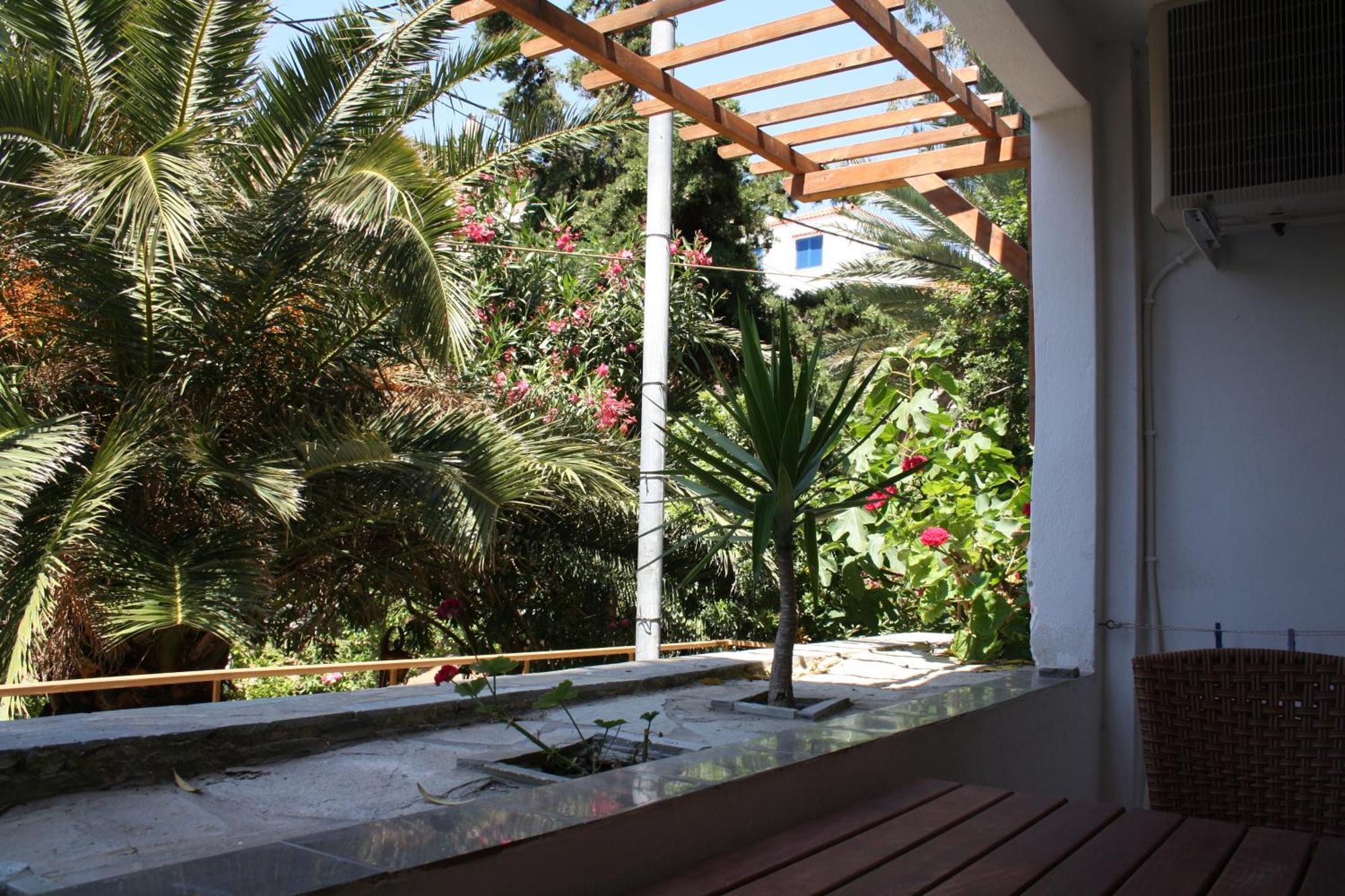 Amorani Studios Batsi  Ngoại thất bức ảnh